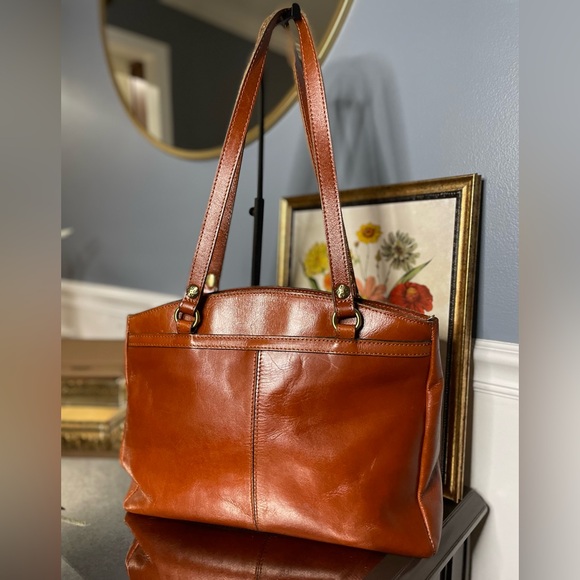 Patricia Nash Poppy Tote with dust cover - Picture 3 of 13